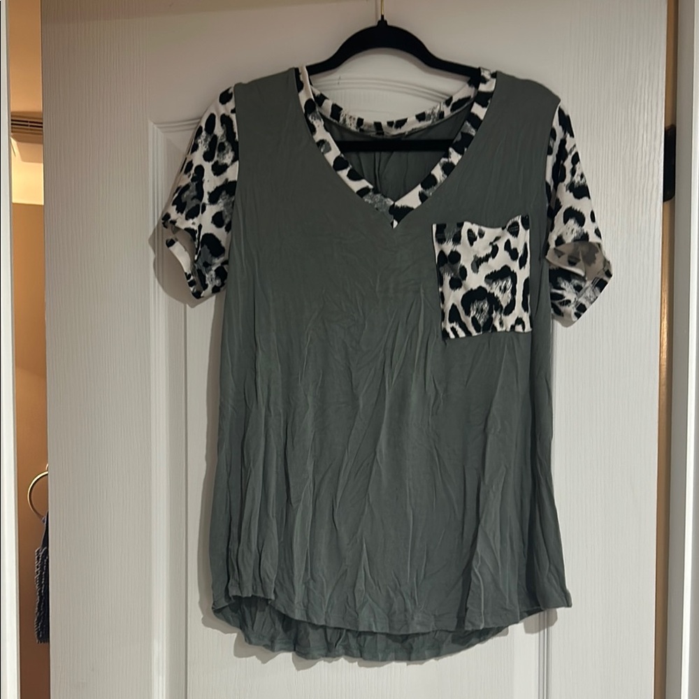 Gray V-Neck Top with Leopard Print Accents